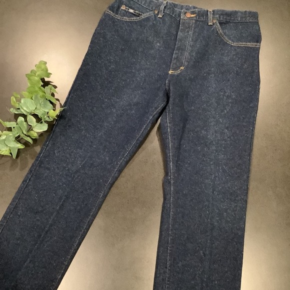 Vintage Lee Dark Rinsed Stone Wash Jeans Yellow Stitching Pleated Legs USA - Picture 5 of 16